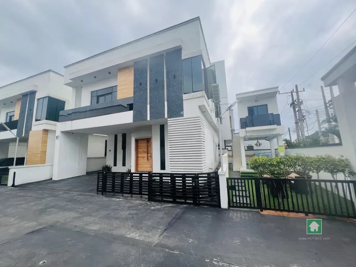 5 Bedroom Detached House for Rent in Chevi View Estate, Lekki