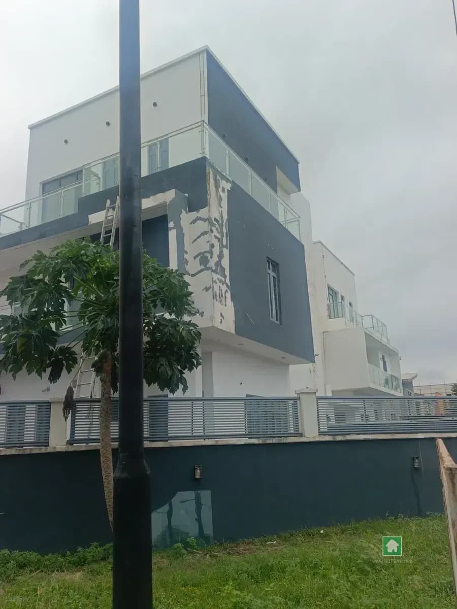 5-Bedroom Detached House for Rent in Lekki Phase 1